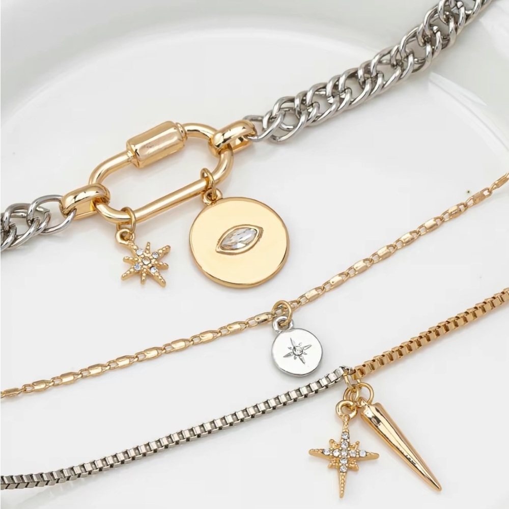 Chic Gold and Silver Star Pendant Necklace Set
